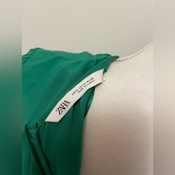 Zara Green Quarter Sleeve V-Neck Dress With Buttons size medium - Picture 9 of 9